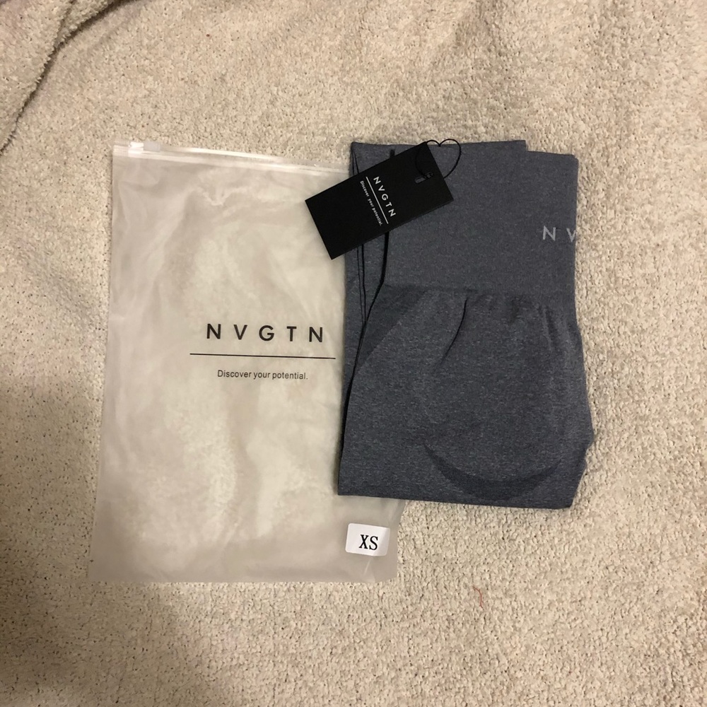 NWT gray counties NVGTN XS leggings
